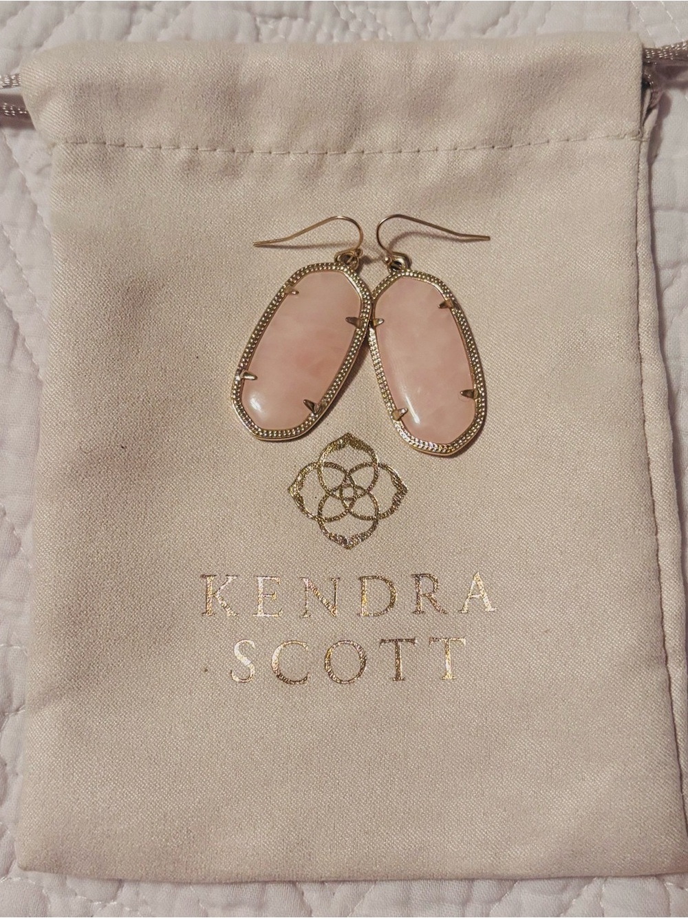 Kendra Scott Elle Gold Drop Earrings in Rose Quartz - Picture 2 of 3